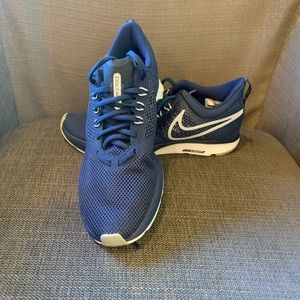 Nike Zoom Strike Gym Shoes size 8